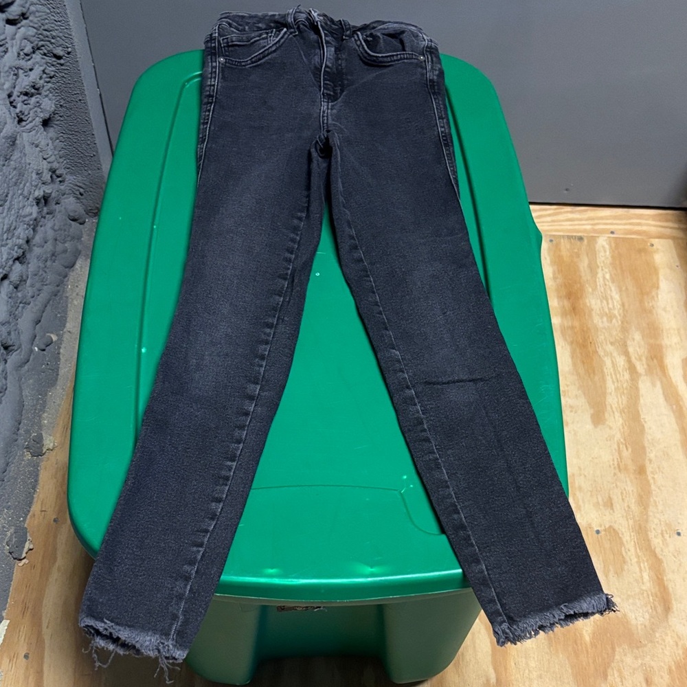 Stylish Black Frayed Hem Skinny Jeans
